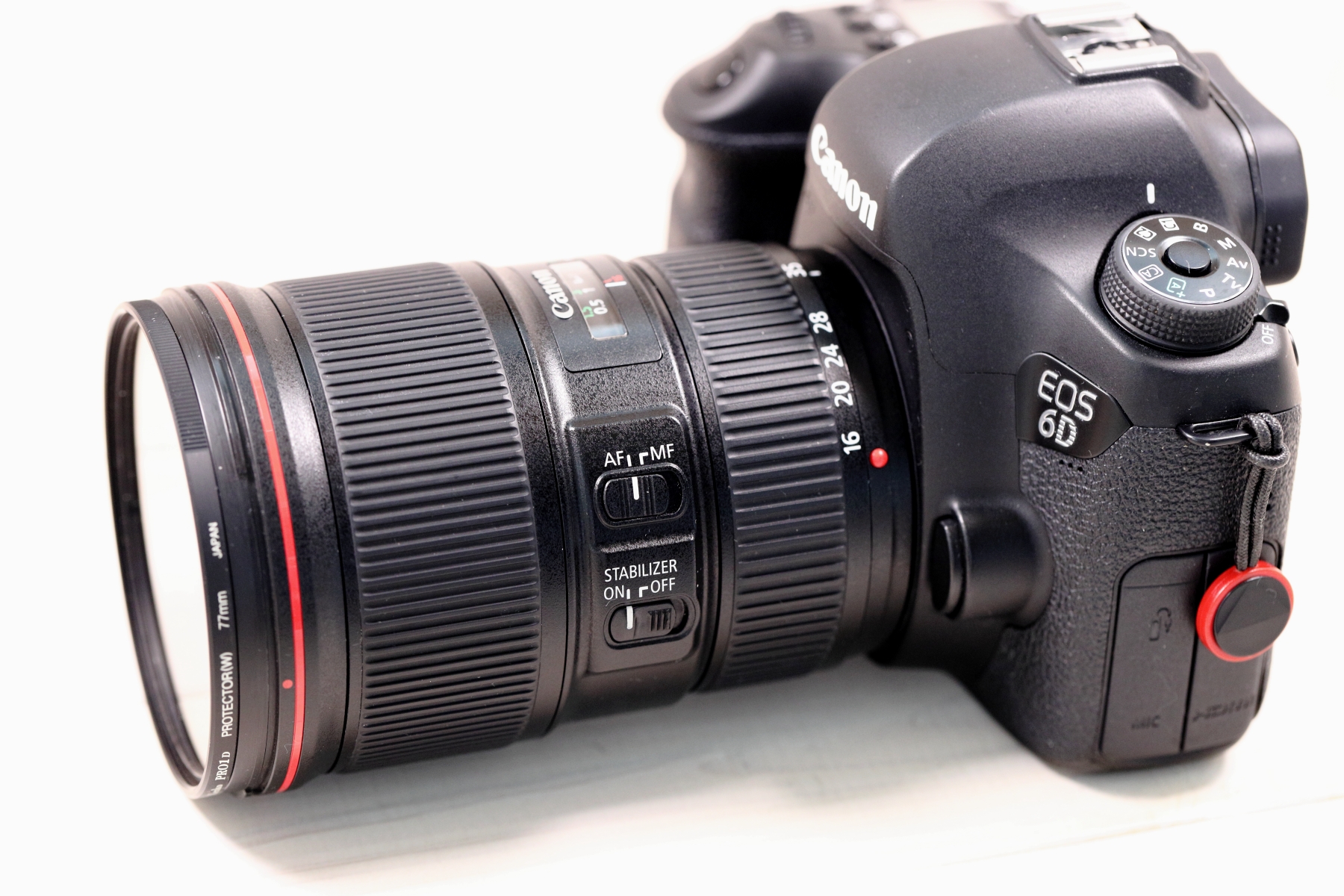 EF16-35-F4L-IS-USM-形状